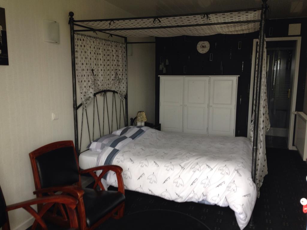 L'Epicurien Hotel Saint-Nicolas-de-Port Ruang foto