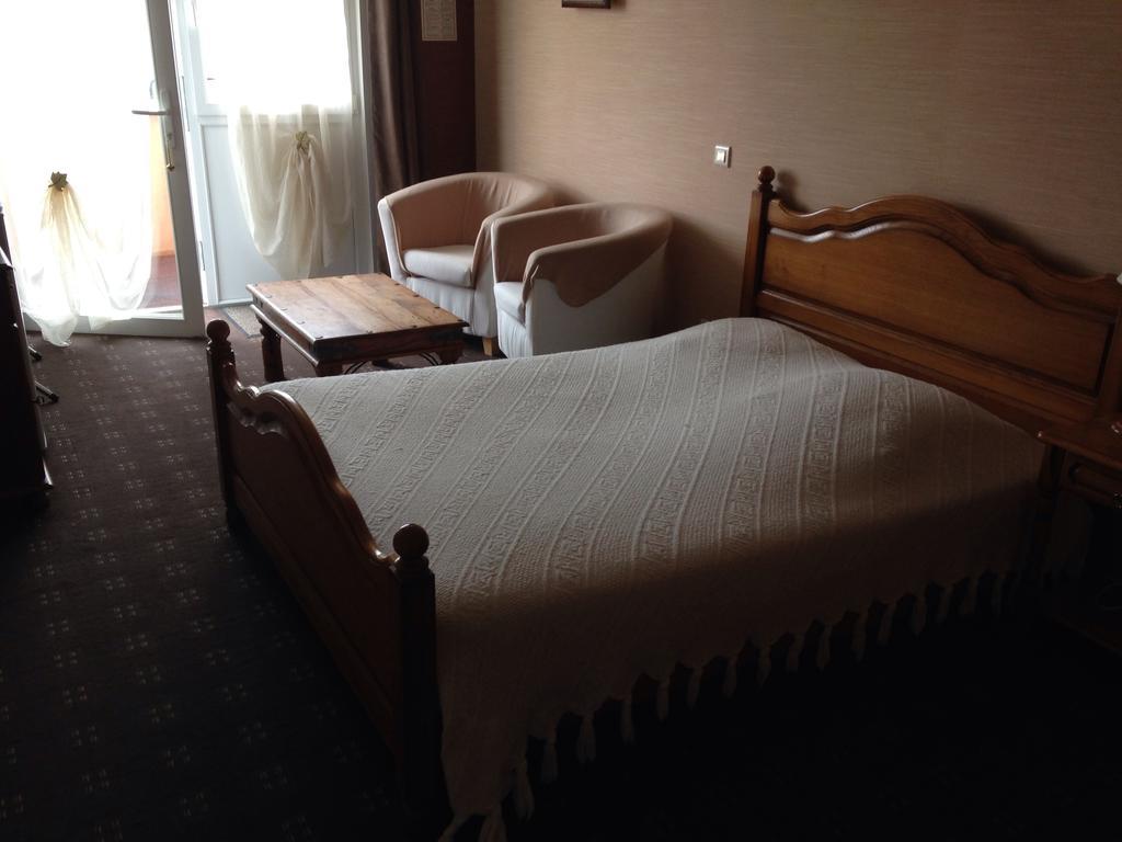 L'Epicurien Hotel Saint-Nicolas-de-Port Ruang foto