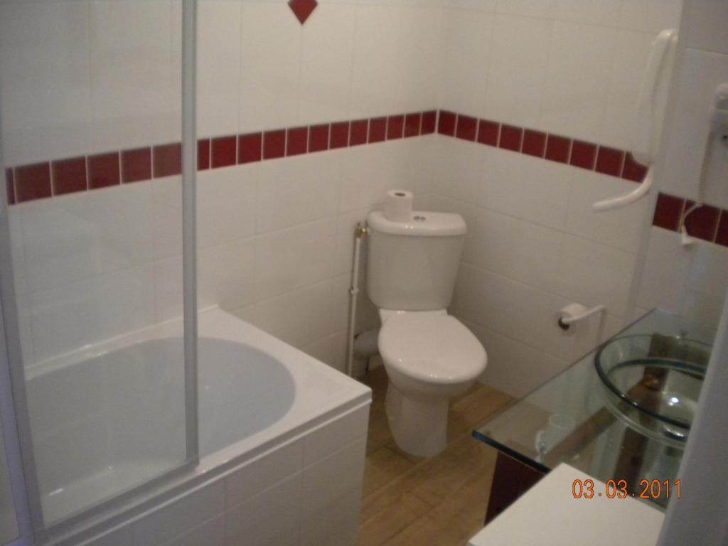 L'Epicurien Hotel Saint-Nicolas-de-Port Ruang foto